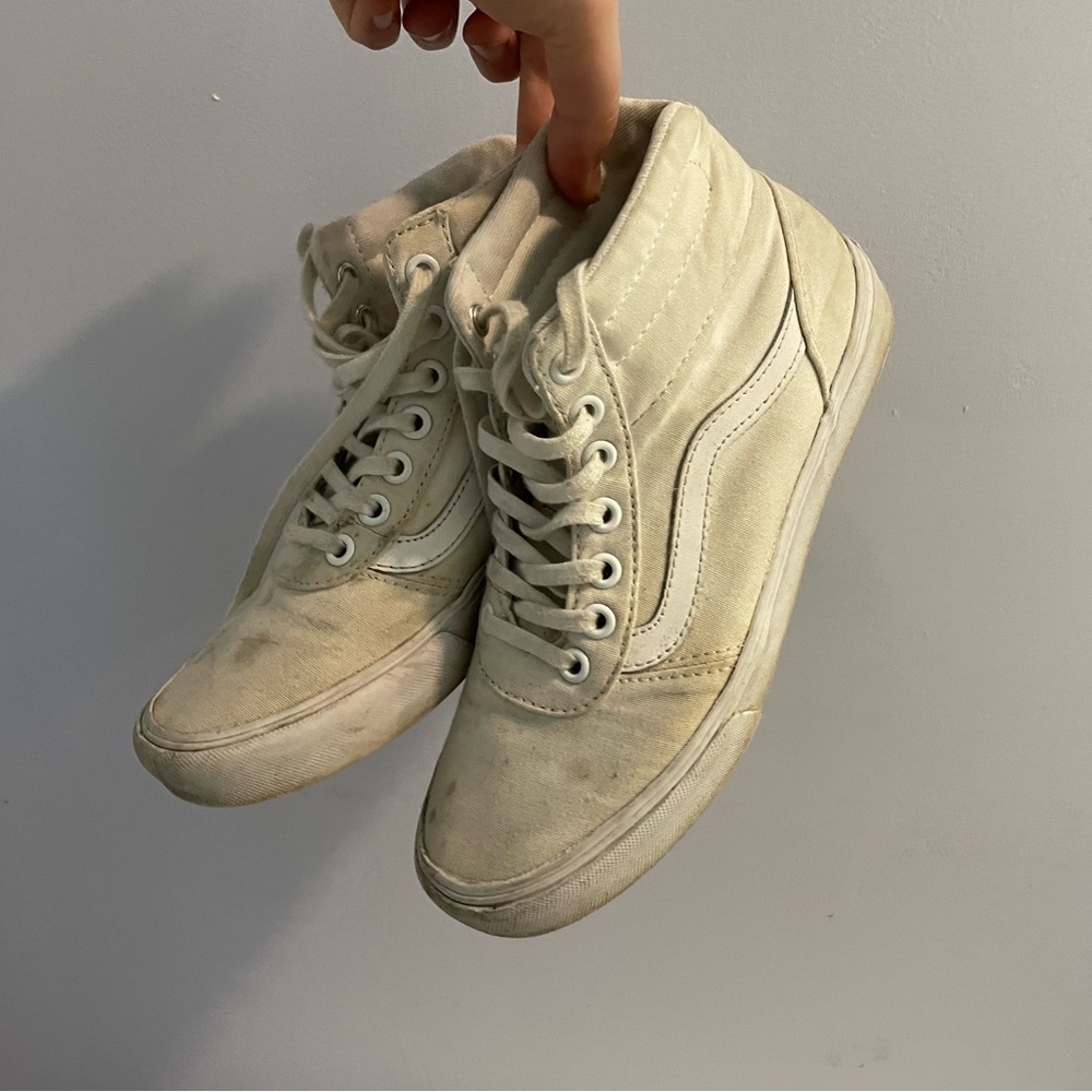 Sk8-Hi White Vans Women’s 6